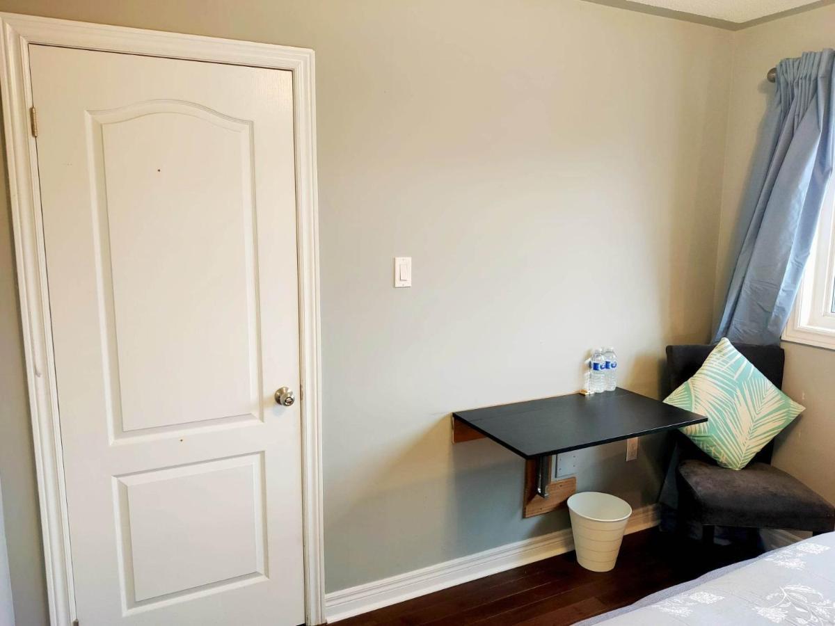 Affordable Room With Free Parking In Newmarket On Экстерьер фото