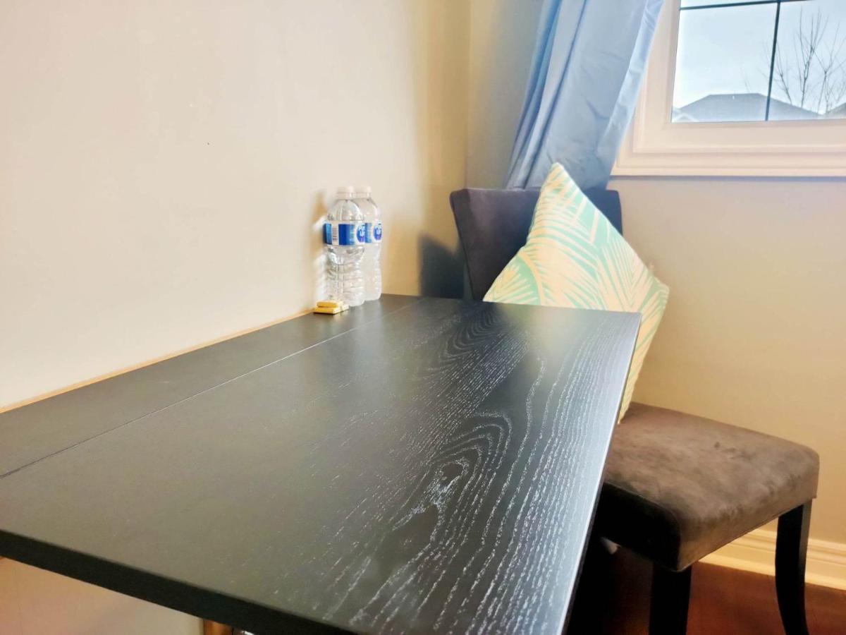 Affordable Room With Free Parking In Newmarket On Экстерьер фото